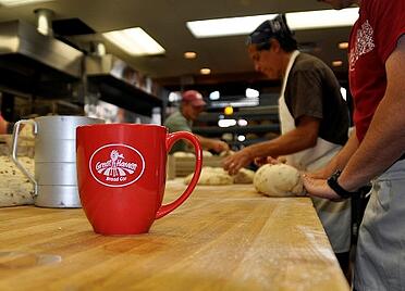 mug_on_kneading_table_WEB