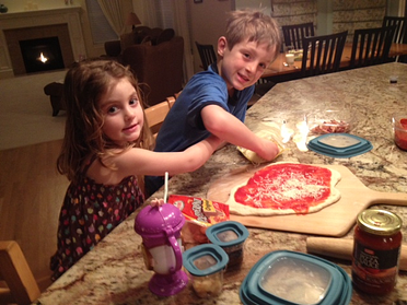 kids cooking pizza resized 600