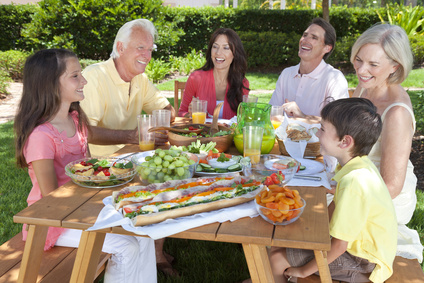 healthy family eating