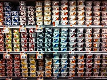 yogurt_grocery_store_WEB