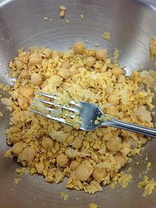 chickpeas_crushed